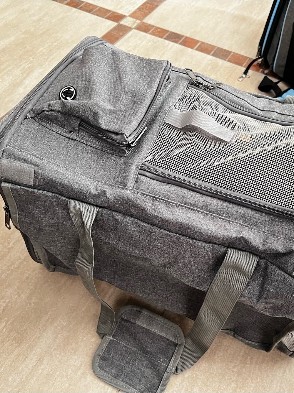 DOG/cat  carrier , great for Travel, TSA approved .Size 18*12*12 inch